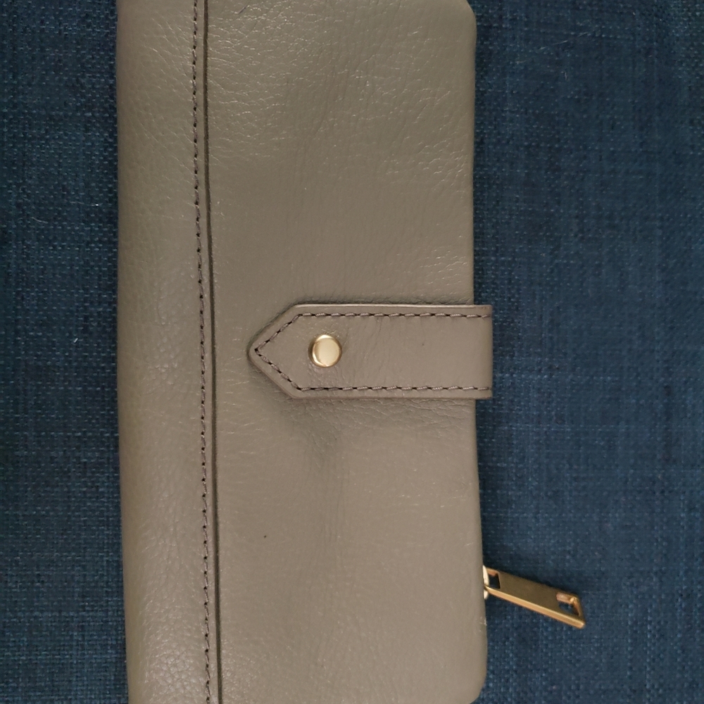 Fossil wallet, brand new